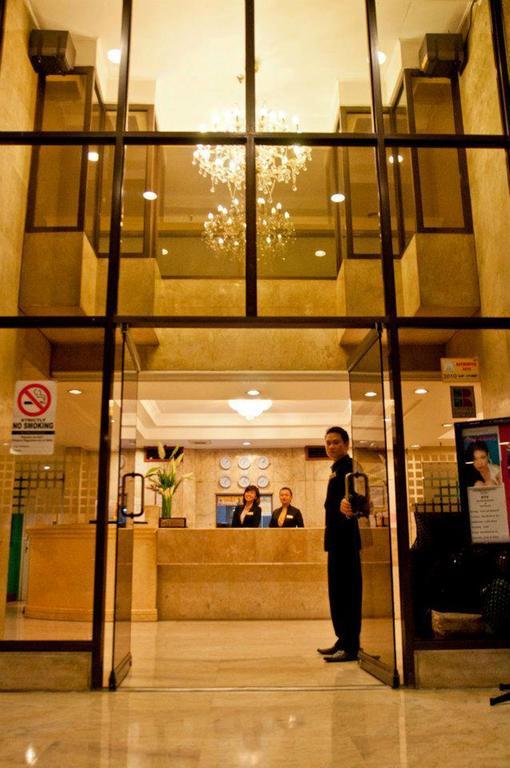 Cherry Blossoms Hotel Манила Екстериор снимка