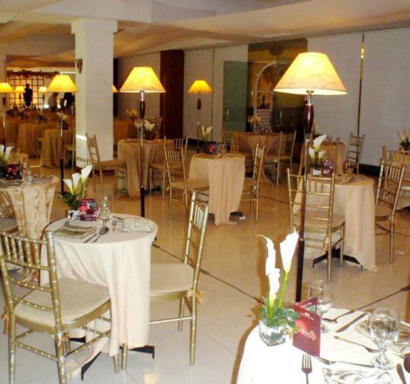 Cherry Blossoms Hotel Манила Екстериор снимка