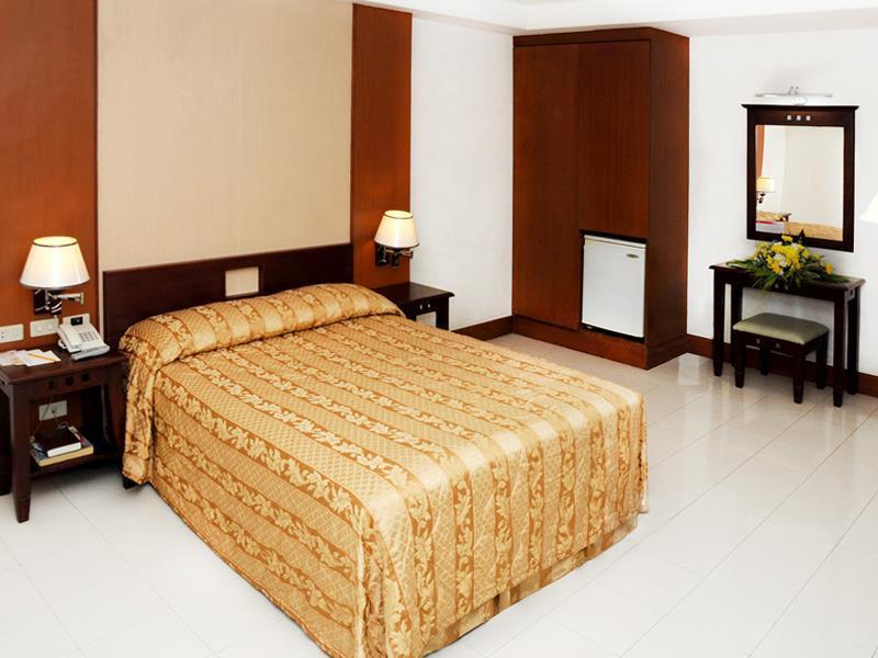 Cherry Blossoms Hotel Манила Екстериор снимка