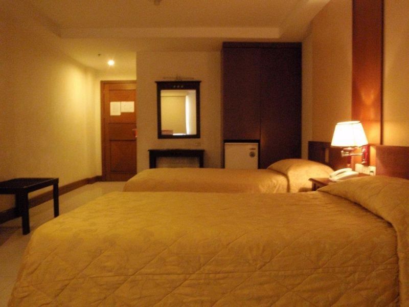 Cherry Blossoms Hotel Манила Екстериор снимка