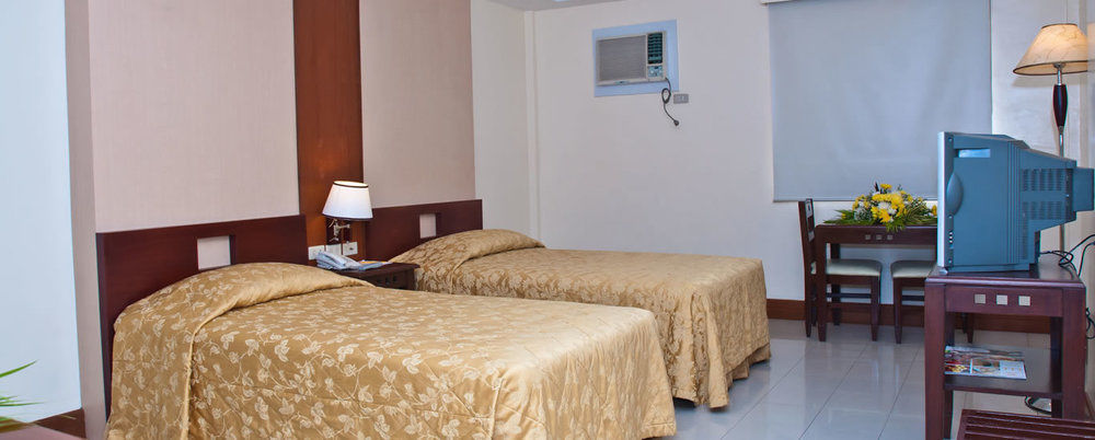 Cherry Blossoms Hotel Манила Екстериор снимка
