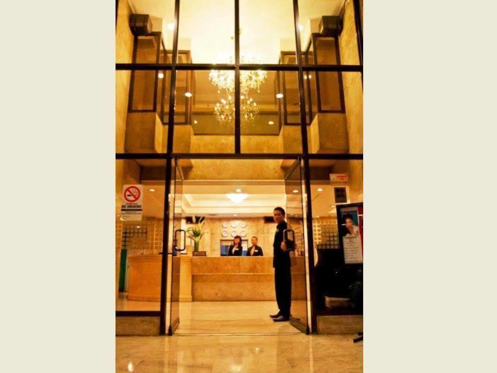 Cherry Blossoms Hotel Манила Екстериор снимка