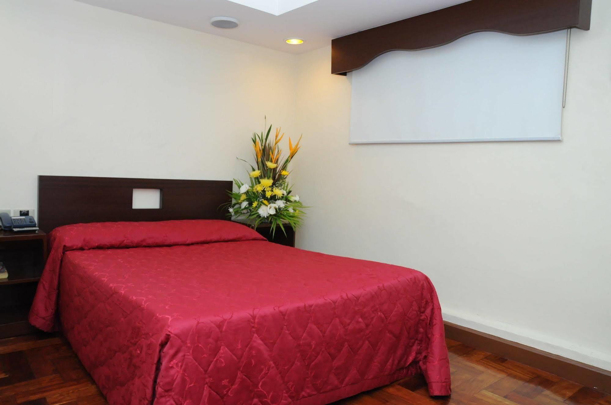 Cherry Blossoms Hotel Манила Екстериор снимка